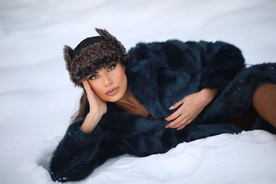 Duygu Çakmak'tan -9 derecede nefes kesen pozlar