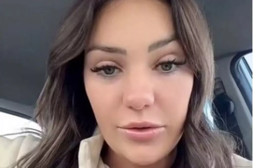 Üvey babasının OnlyFans abonesi olduğunu ifşa etti!