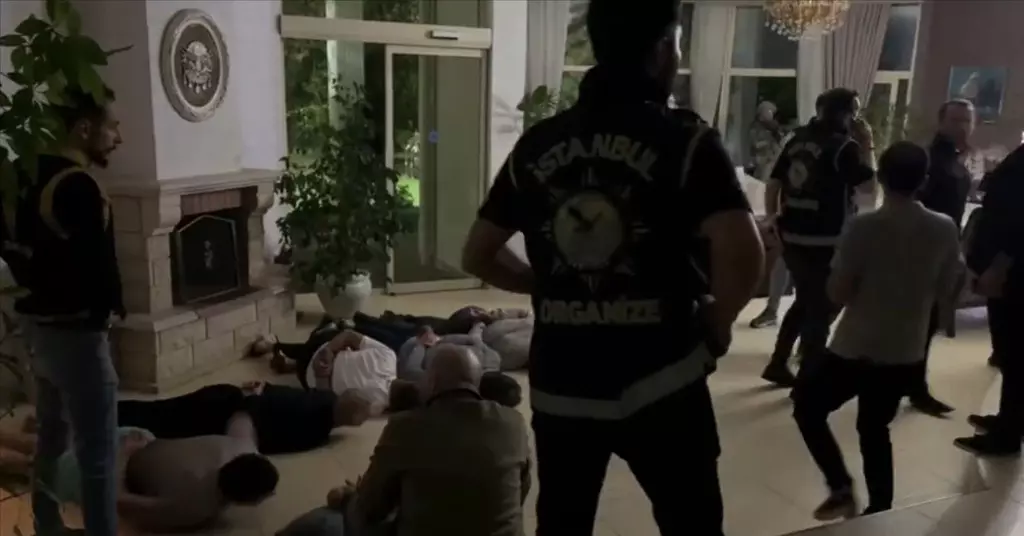 'Şahinler' çetesi çökertildi: 7 ilde çok sayıda adrese baskın yapıldı