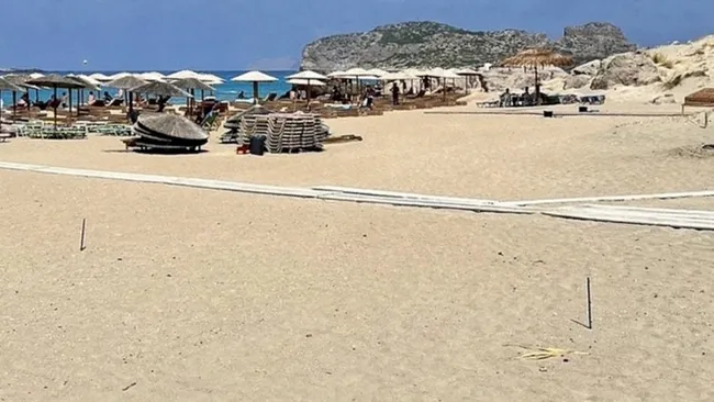 Turizm cennetinde çırılçıplak dolaşıp mastürbasyon yaptı