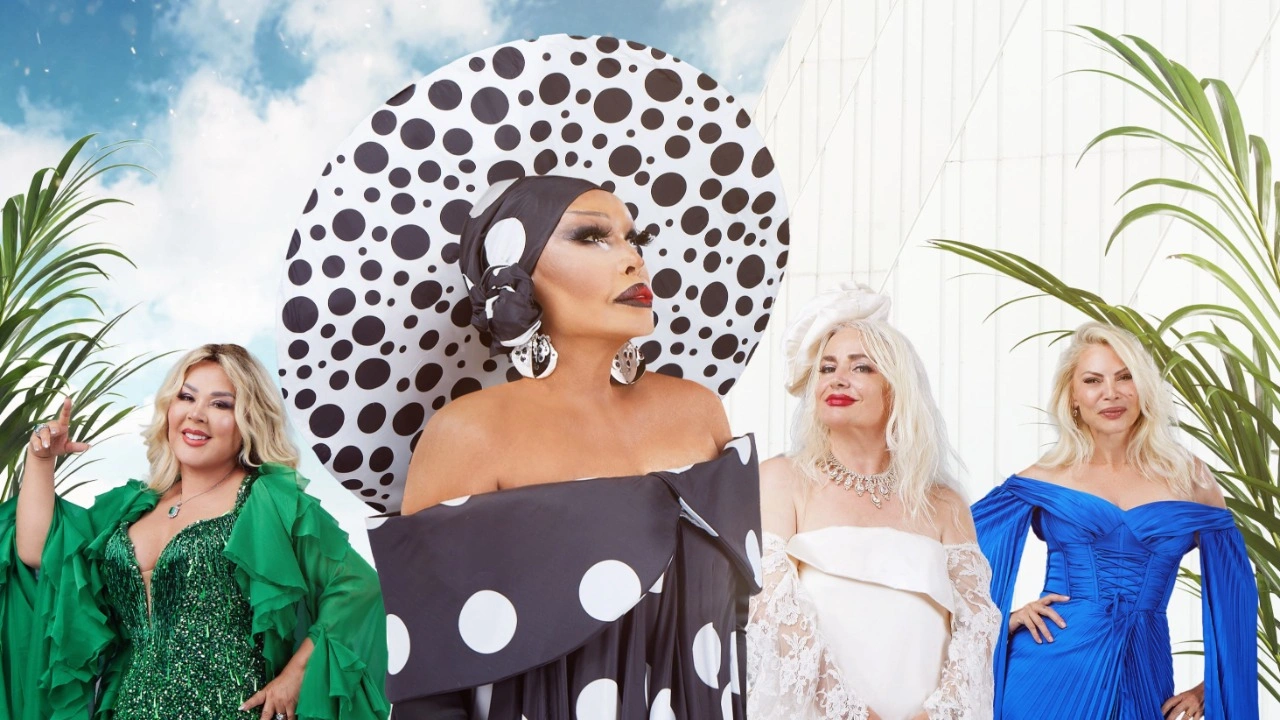 ‘Dünya Güzellerim Tatilde’ ile ekranlara dönen Bülent Ersoy'un puantiyeli kostümü olay yarattı