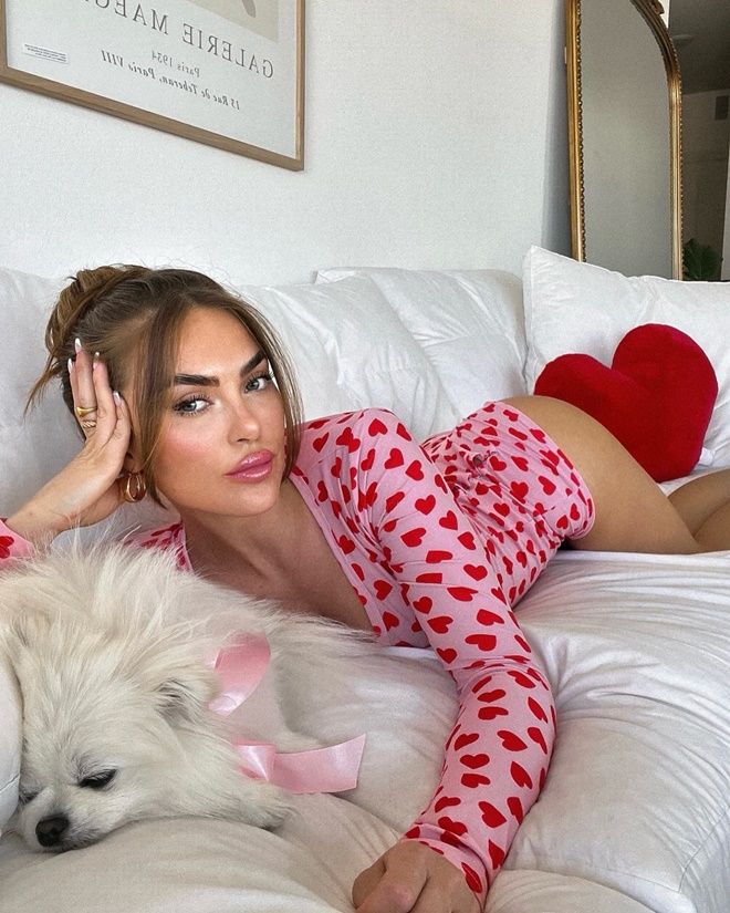 Sosyal medya fenomeni Julia Sandoval, Instagram’ı yine salladı! 