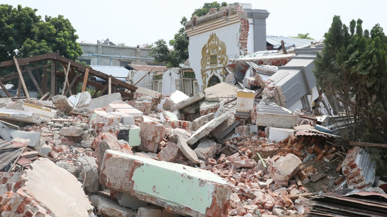 Myanmar'daki depremlerde can kaybı 3 bin 354'e yükseldi