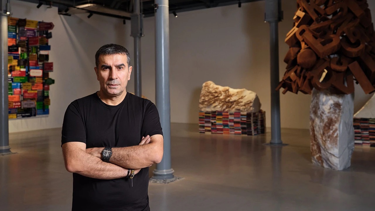 Ahmet Güneştekin’in “Alfabe Lahitleri” İtalya’da Kapağa Taşındı