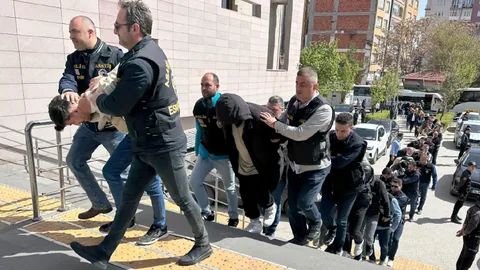144 kişiyi, 3,5 milyon lira dolandırdılar! 71 gözaltı