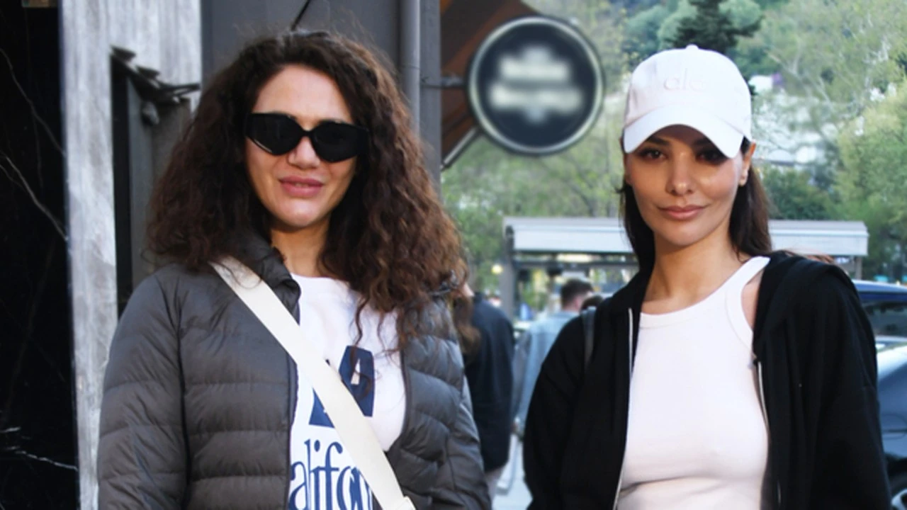 Hazal Filiz Küçükköse ile Ekin Türkmen yürüyüşte görüntülendi