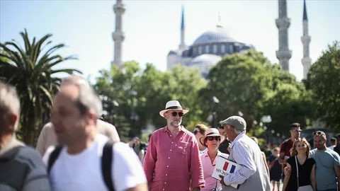Türkiye'ye en fazla turist İran ve Rusya'dan geldi