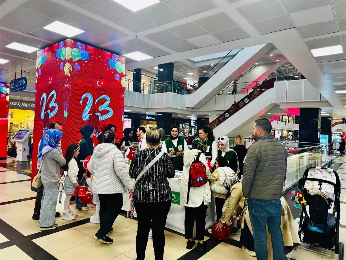 Yeşilay, 23 Nisan Ulusal Egemenlik ve Çocuk Bayramı’nda Çocuklarla Buluştu