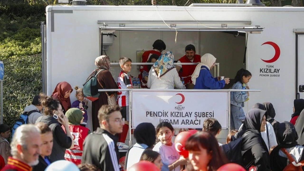 Türk Kızılay'dan İstanbul depremi sonrası beslenme desteği