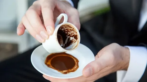 Kahve Falına İnanan Kadın, Evliliğini Mahkemeye Taşıdı