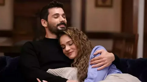 Hudutsuz Sevda' dizisinde bomba ayrılık