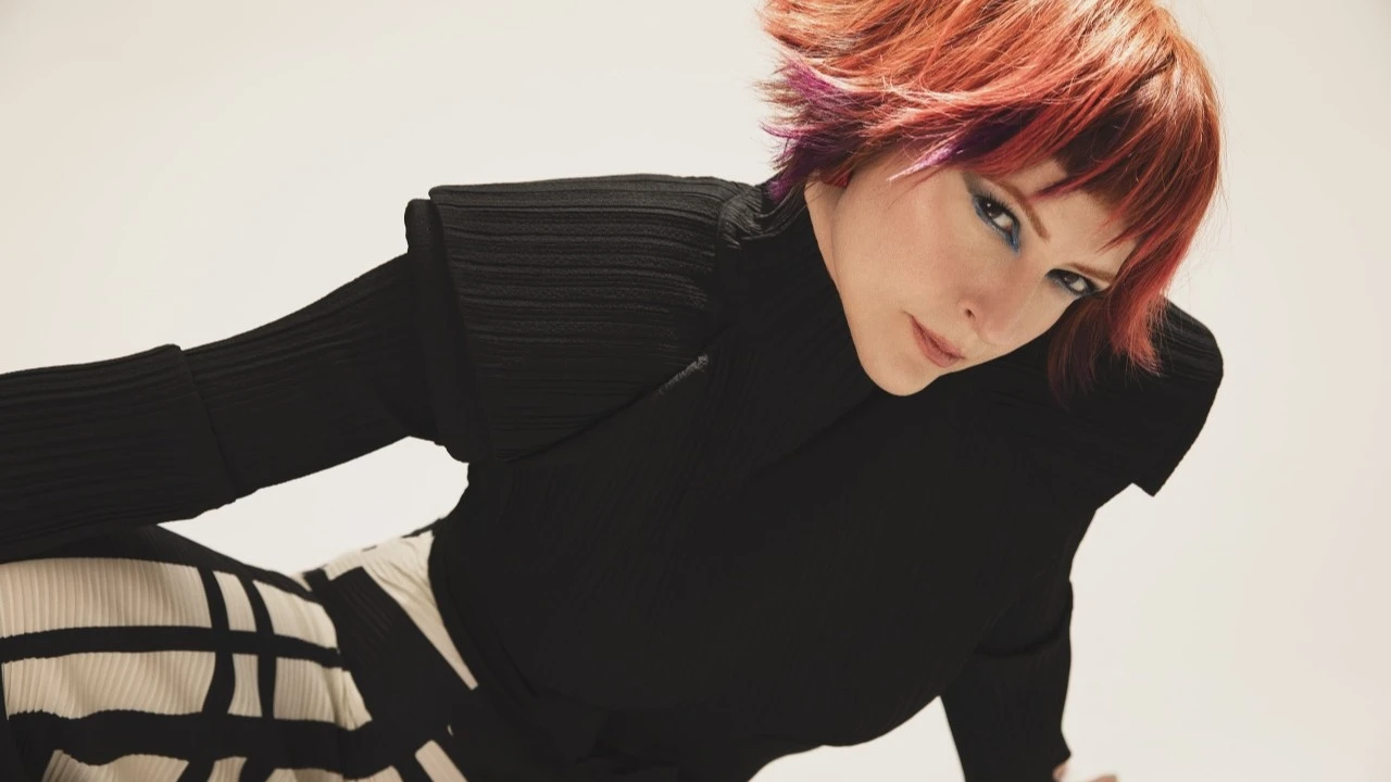 Aslı Gökyokuş'tan Hümeyra'nın şarkısına yeni yorum