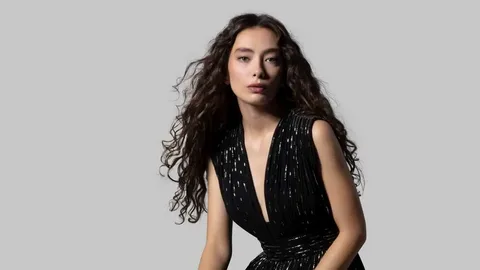 Neslihan Atagül'den Anne Oğul İlk Kare: Aziz ile Mutluluk Paylaşıldı