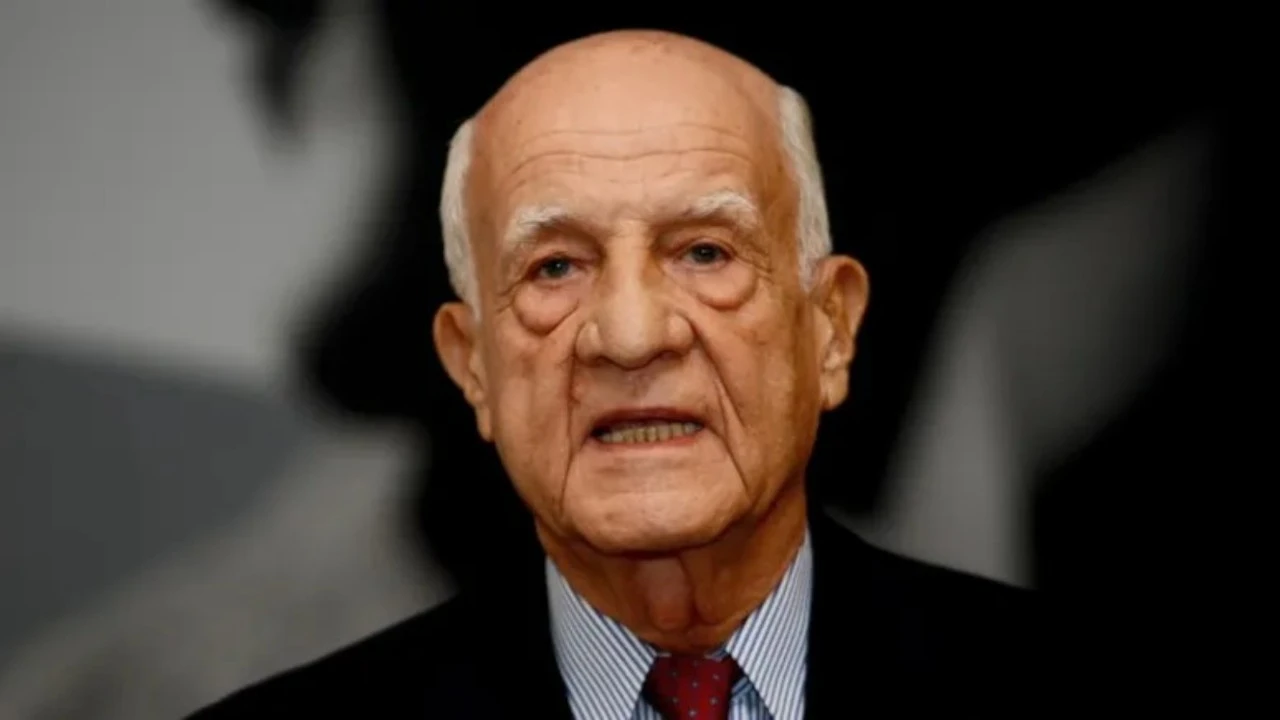 İnan Kıraç 44 yıl sonra görevini bıraktı