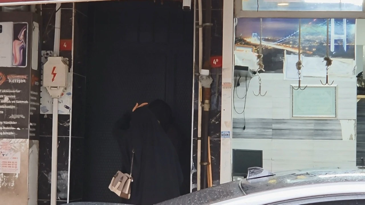 Esenyurt'ta ruhsatsız 3 klinik ve muayenehane mühürlendi