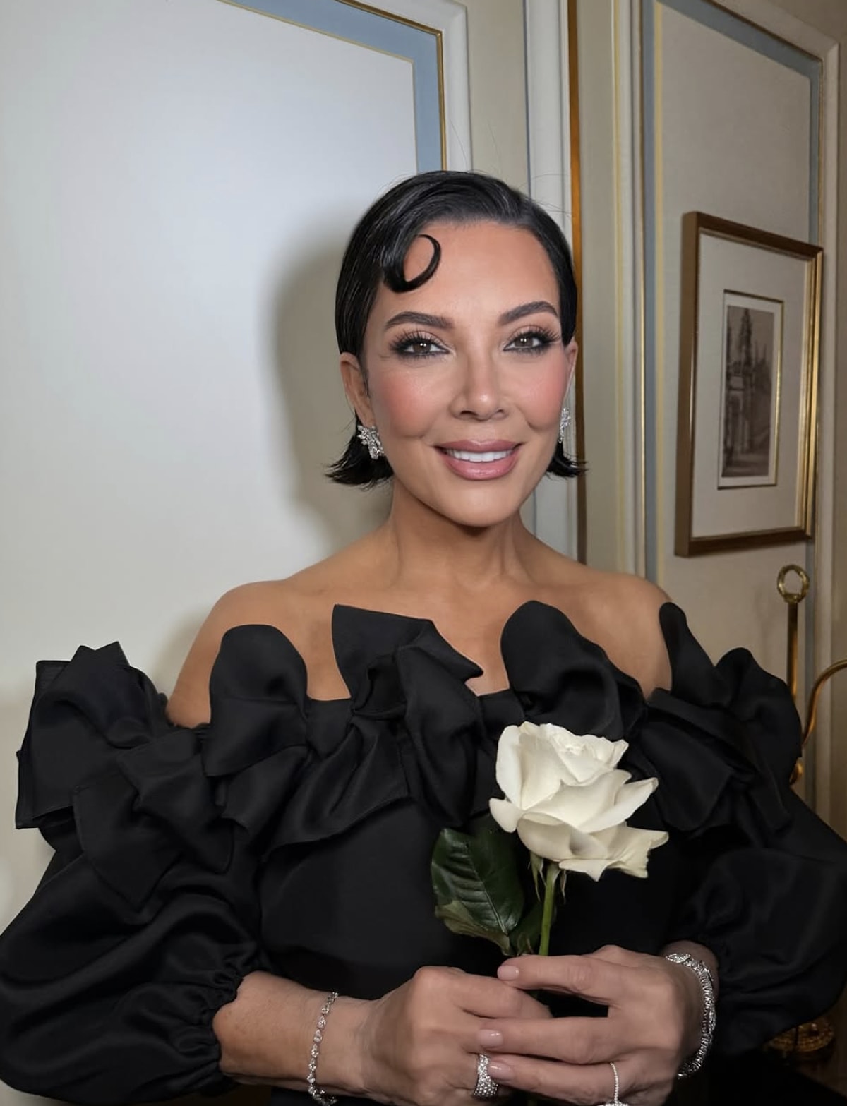 Kris Jenner Estetik Sonrası Kızlarından Bile Gençleşti