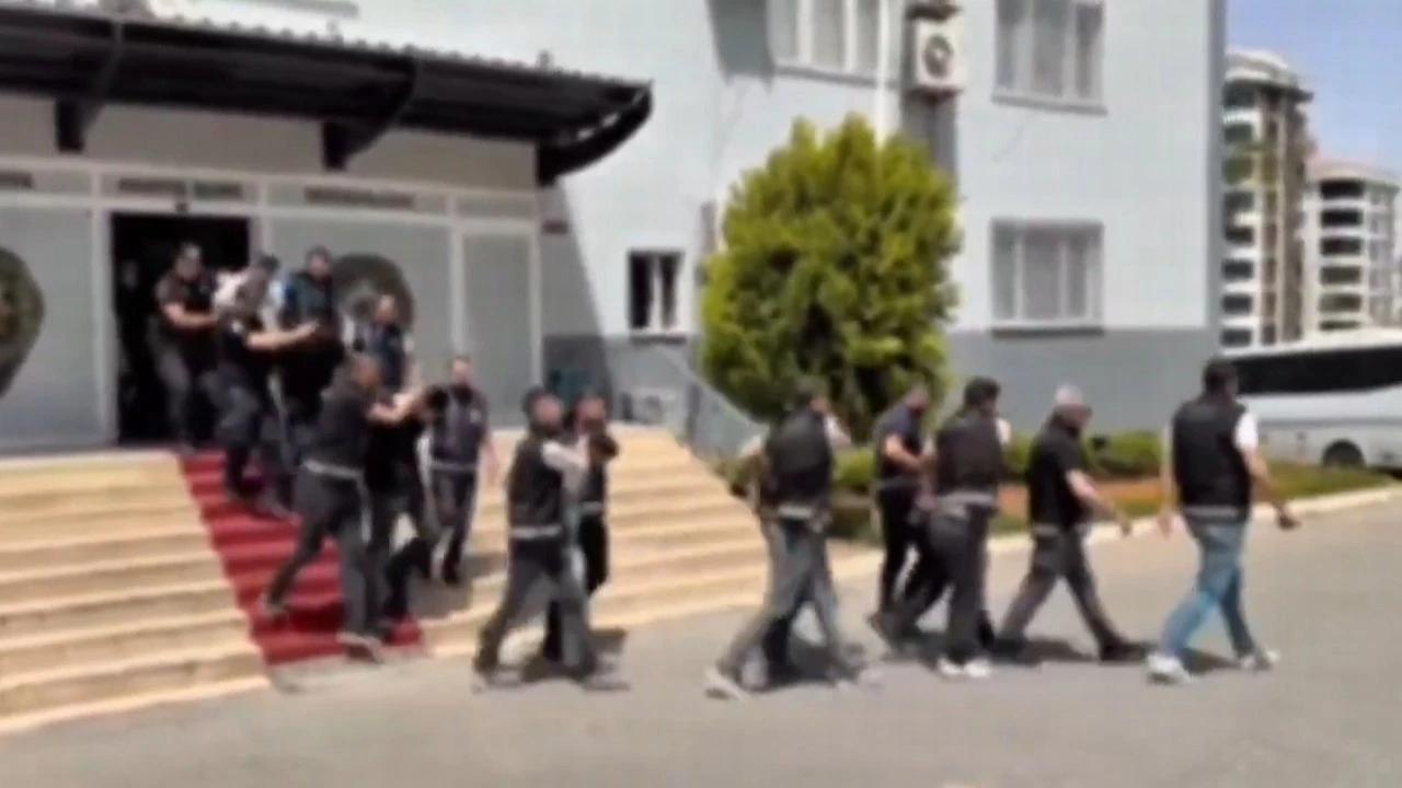 Ev ve iş yeri basan şebekeye operasyon; 9 tutuklama