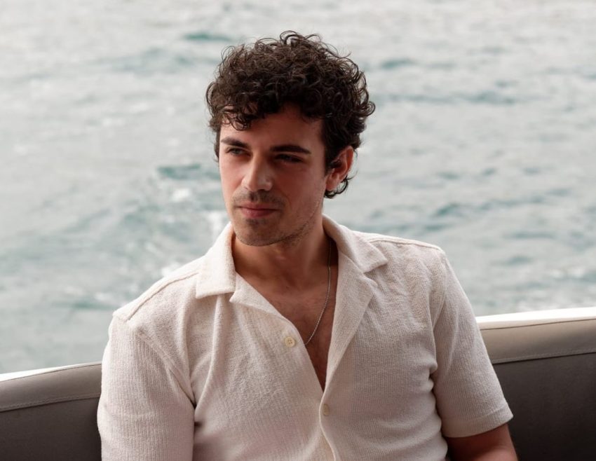 Can Kızıltuğ ile Afra Karagöz’den Alaçatı’da aşk turu