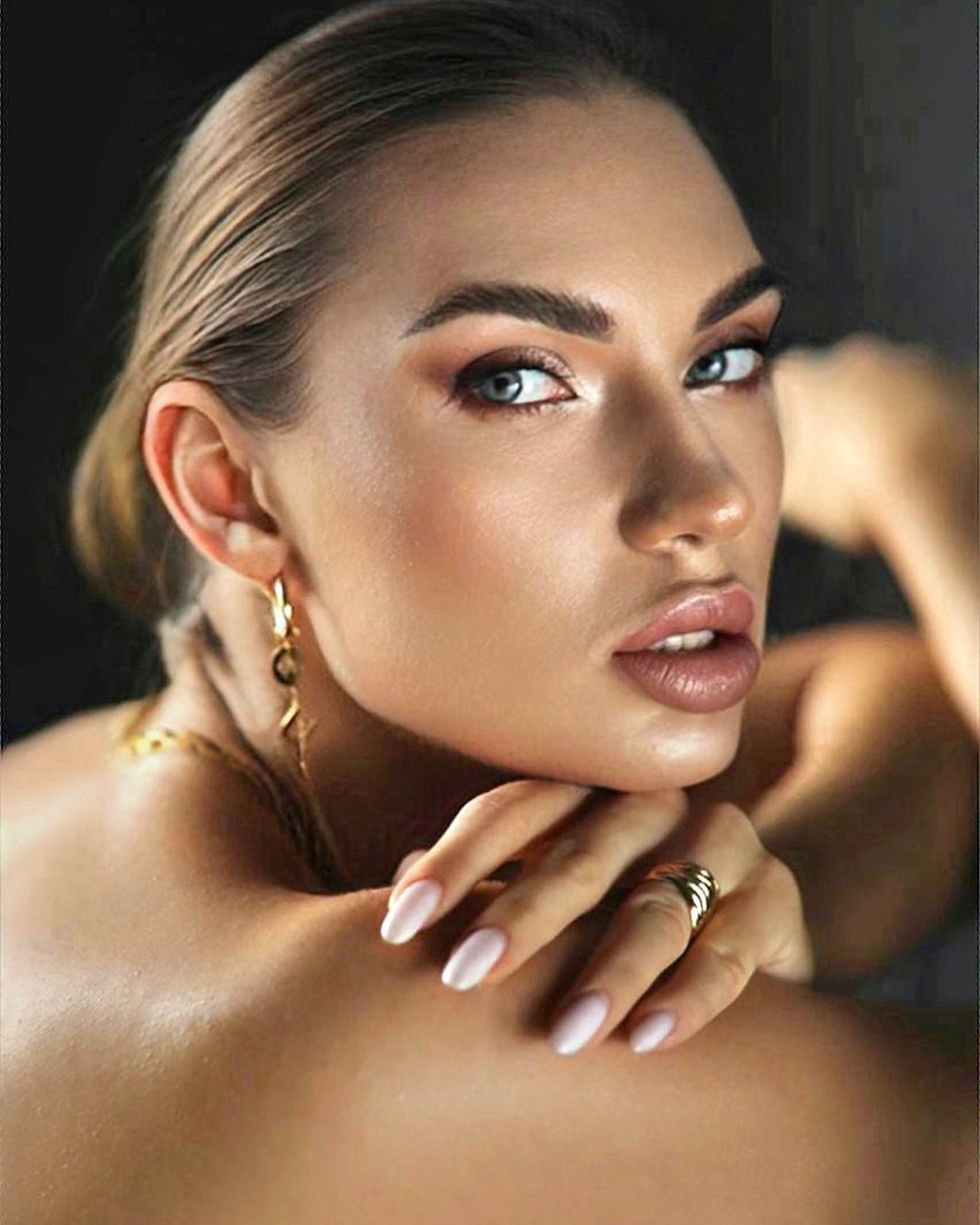 Kondratenko Valeria: Ukraynalı Model Türk Moda Sahnesinde Fırtına Gibi Esiyor