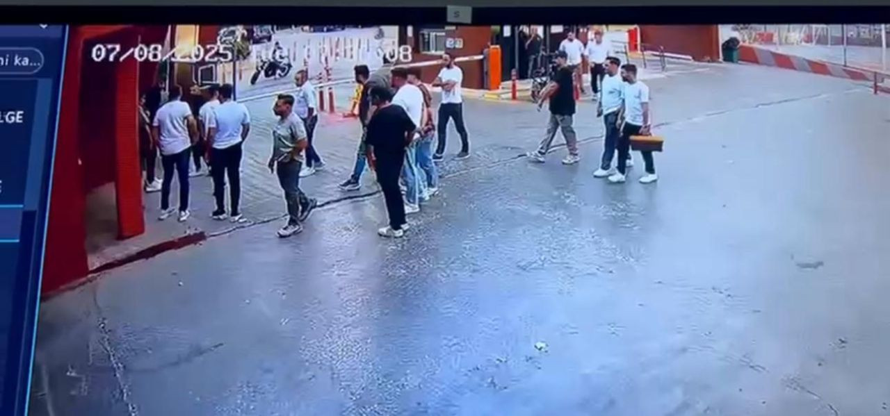 Teksas değil 'Esencılıs!' 'Yönetime el koyuyoruz' diyerek siteyi bastılar!