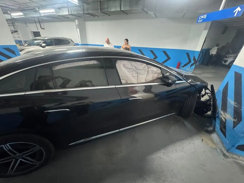 İzmir Çeşme'de vale skandalı: 7 milyon TL’lik otomobil perte çıktı!