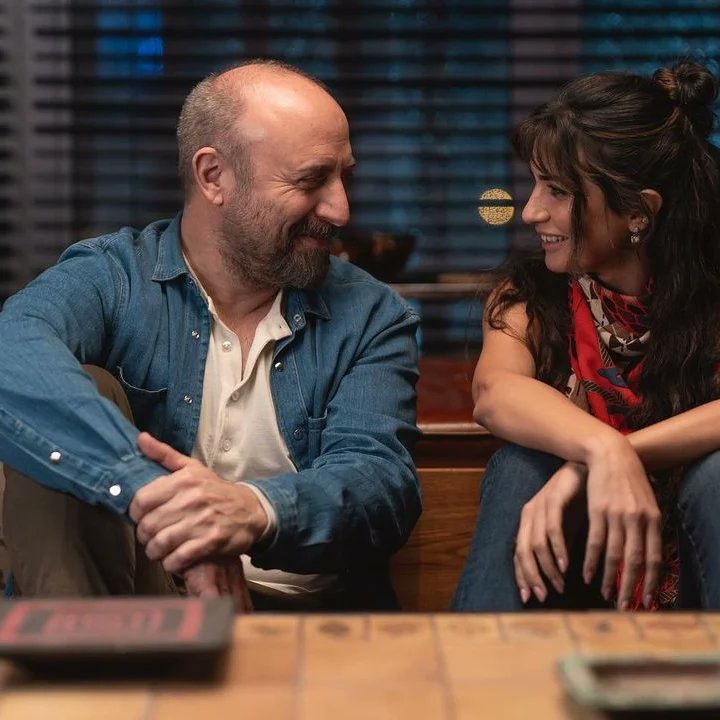 Tuba Büyüküstün'e Kral Kaybederse'den teklif