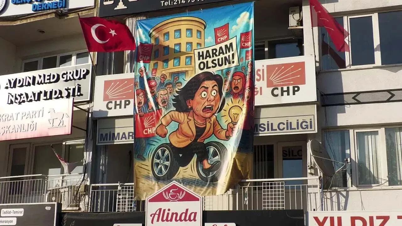 CHP’de Özlem Çerçioğlu pankartı krizi: Soruşturma başlatıldı