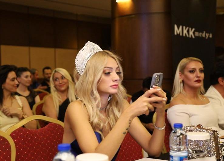 Nevide Çiçek “Beauty of Turkey” Yarışmasında Hem Jüri Hem Ödül Sahibi Oldu