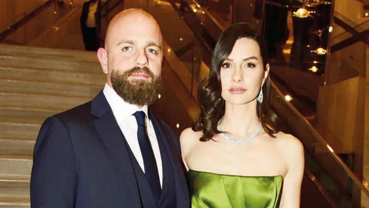 Yasemin Özilhan ve İzzet Özilhan Tek Celsede Boşandı! 14 Yıllık Evlilik Sona Erdi