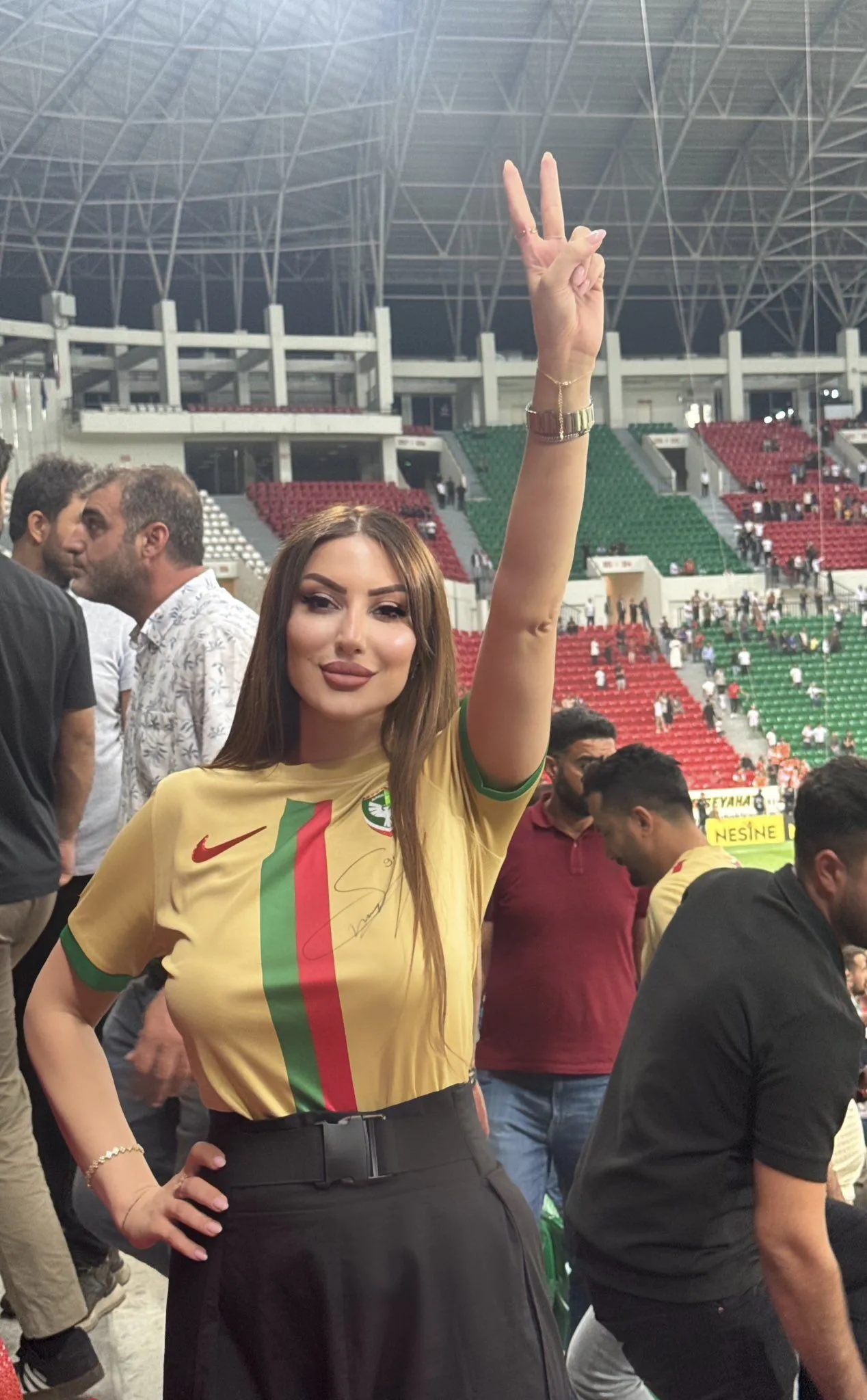 Zelal Taybeti Kimdir? Amedspor Başkan Adayı Hakkında Merak Edilenler