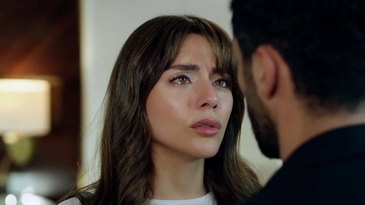 Kızılcık Şerbeti’nde Şok Ayrılık: Sıla Türkoğlu Diziden Ayrılıyor!