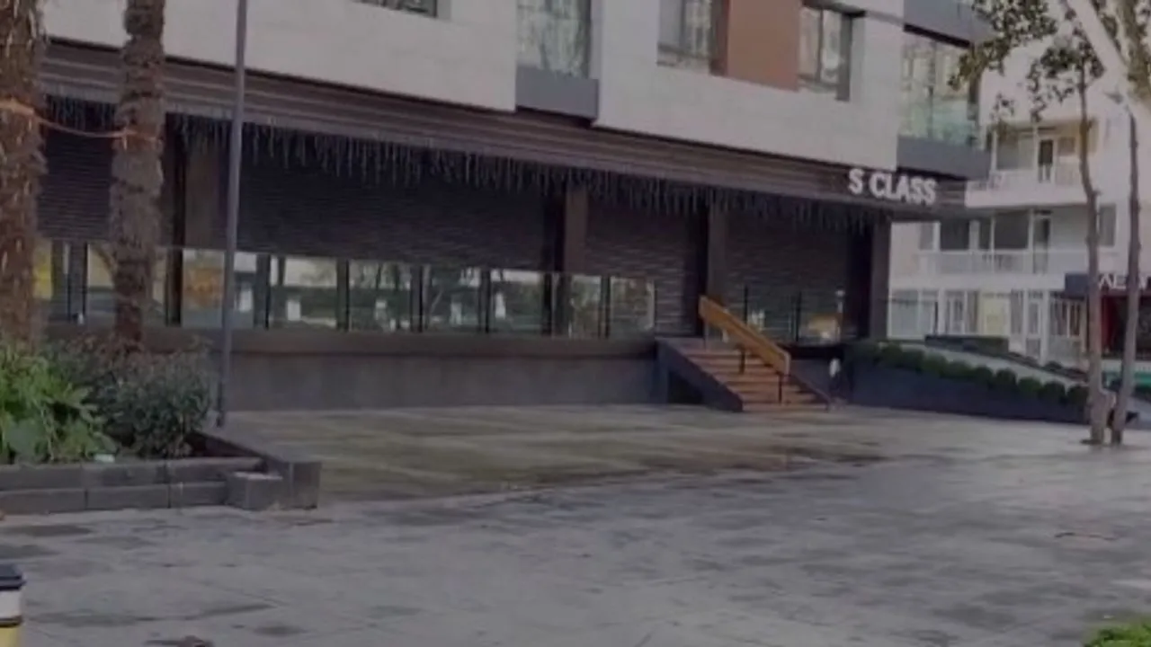 Bağdat Caddesi'nin lüks galerisi S Class Oto Galeri boşaldı patronu kayıp