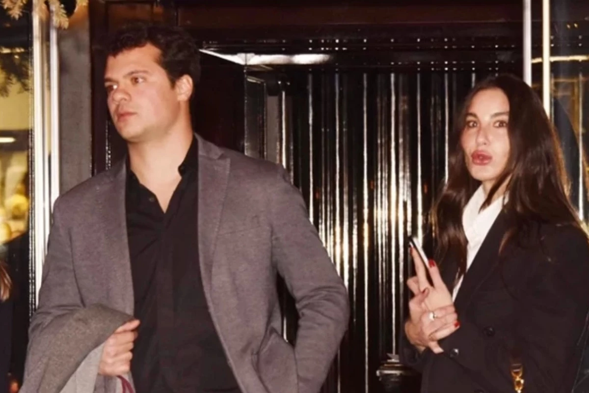 Bebek Otel çıkışında flaşlarla karşılaşan Ece Sükan panik yaşadı, mekâna geri döndü