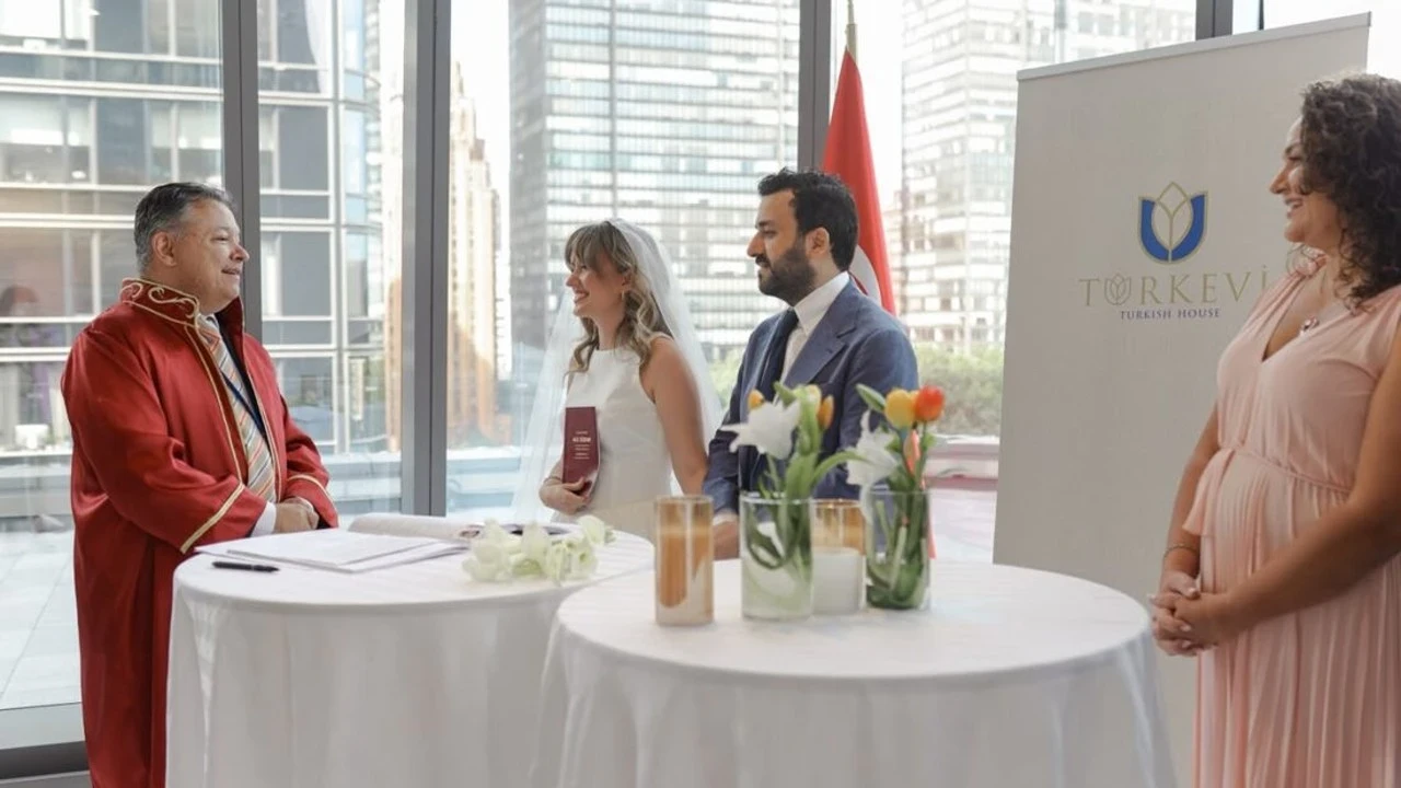 Hasan Can Kaya, Duygu Karabaş ile hayatını birleştirdi