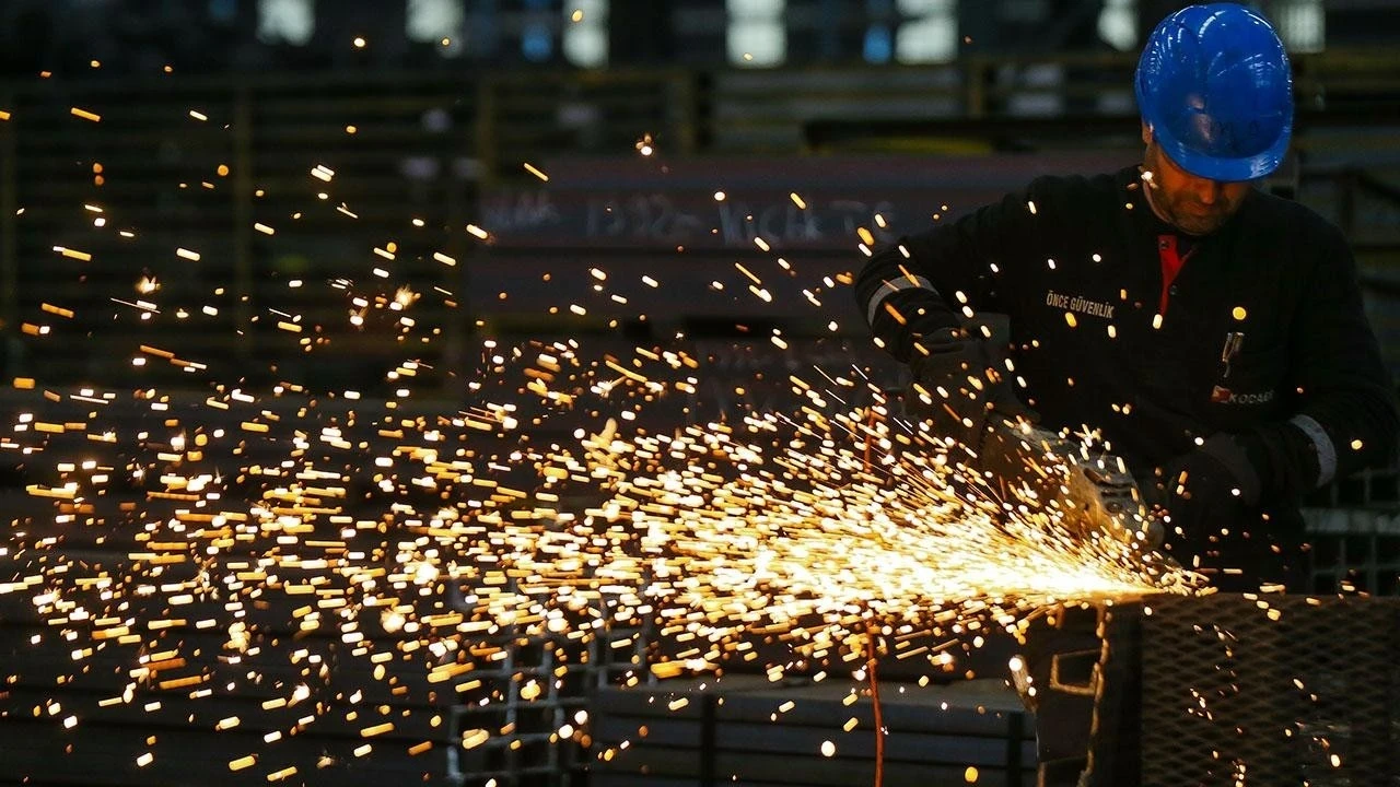 Sanayi üretimi beklentilerin üzerinde arttı