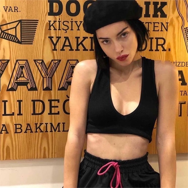 Merve Boluğur imaj değiştirdi!