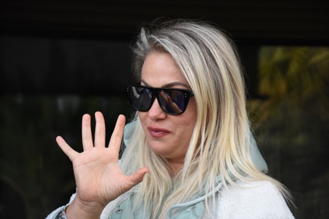 ÜNLÜ ŞARKICI YELİZ YEŞİLMEN EKRANLARA GERİ DÖNÜYOR!