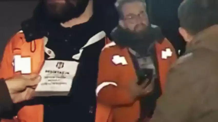 Beşiktaşlı bir grup ile muhabir arasında gerginlik!