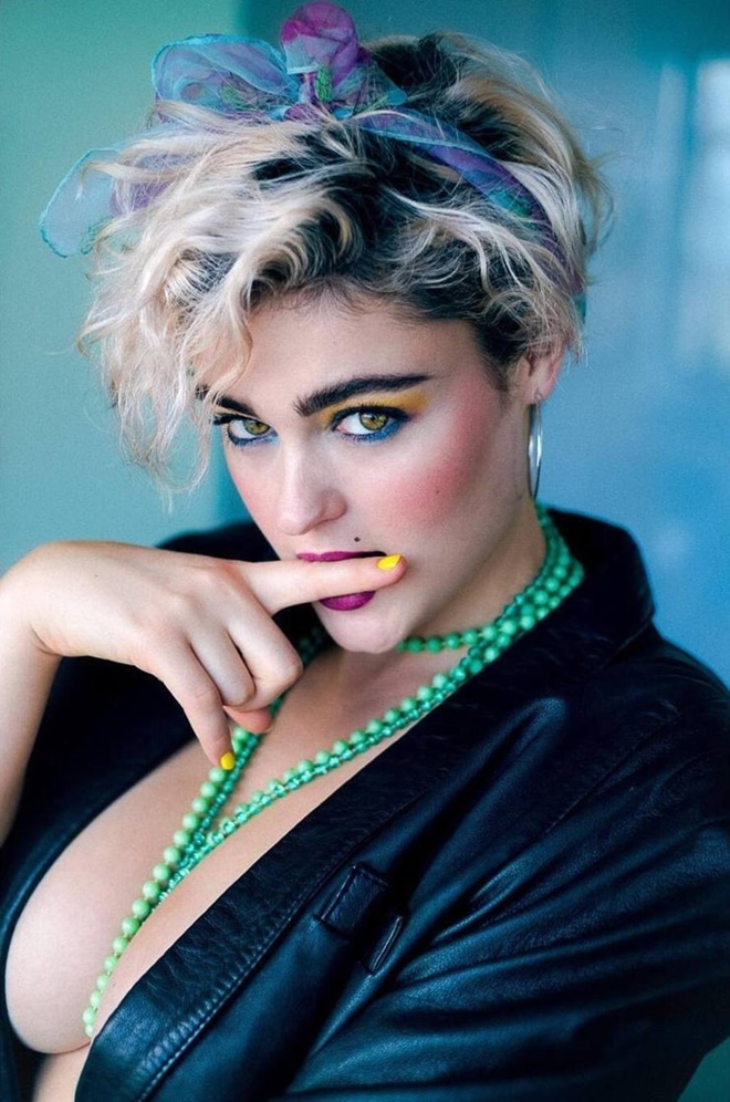 Ashley Graham üstsüz pozunu paylaştı! Hacamat yaptırdığı ortaya çıktı