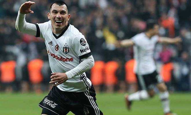 Beşiktaşlı eski futbolcu Gary Medel'in adı, seks skandalına karıştı