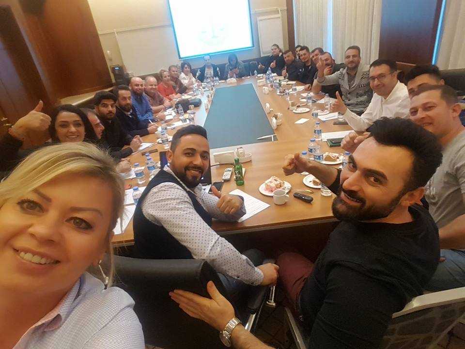 MİLYONLARCA DOLARLIK KRİPTO PARA VURGUNU YAPTILAR,ELLERİNİ KOLLARINI SALLAYARAK GEZİYORLAR