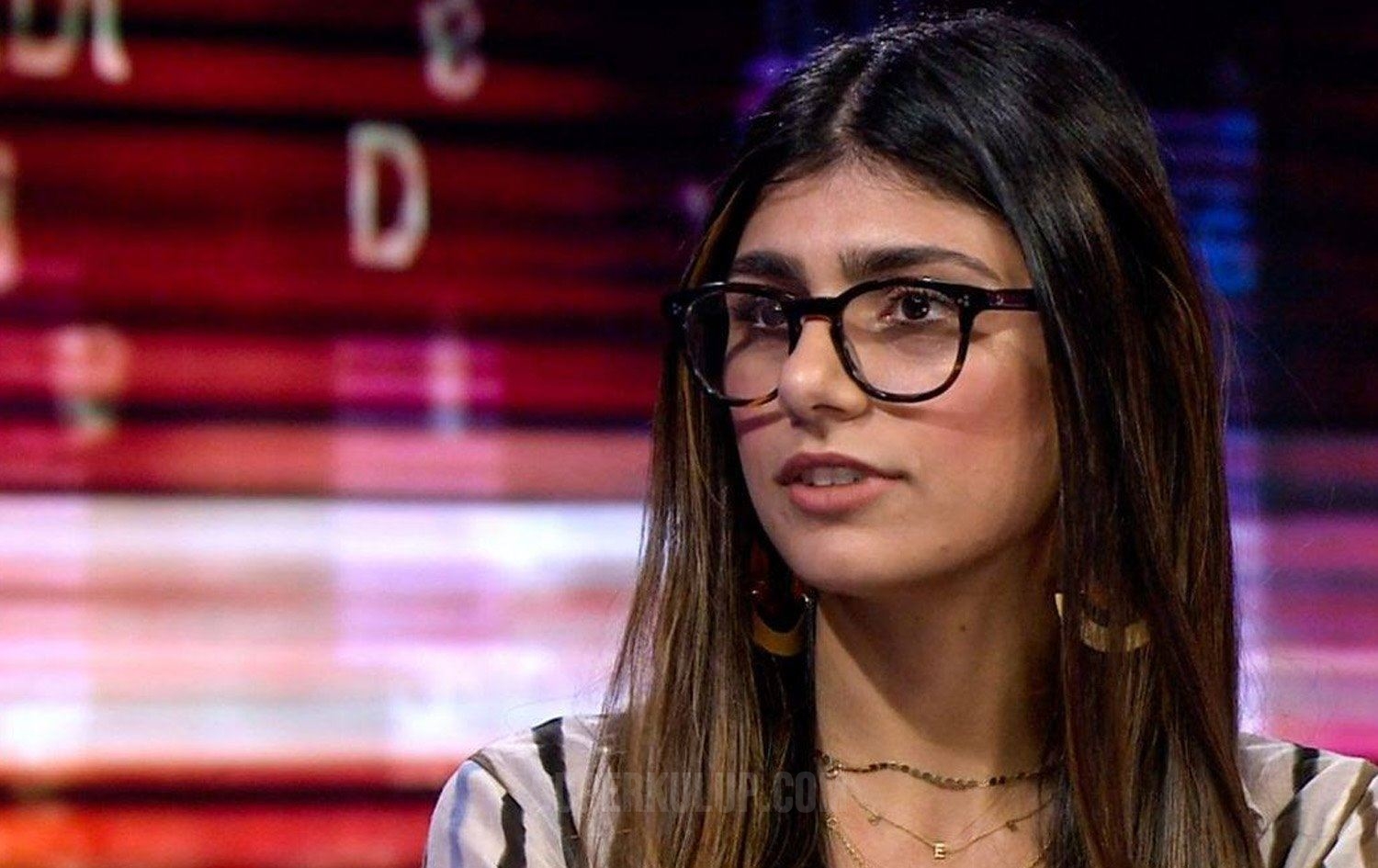 Mia Khalifa iç çamaşırsız paylaşımıyla hayran bıraktı