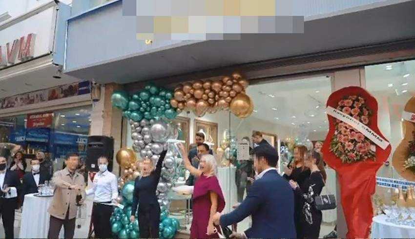 Ukraynalı mankenlerle açılışlarla 100 milyon dolar buhar oldu