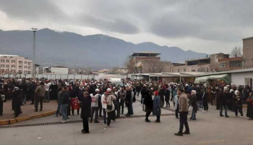Bursa Yeşim Tekstil'de işçilerden grev kararı