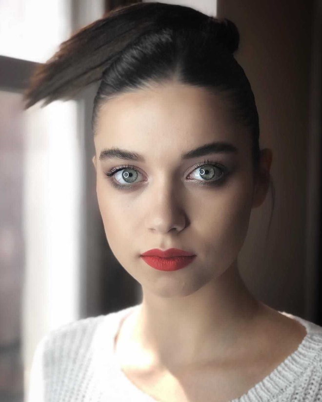 Oyuncu Afra Saraçoğlu Reklam Ücretine Yüzde Yüz Zam Yaptı!