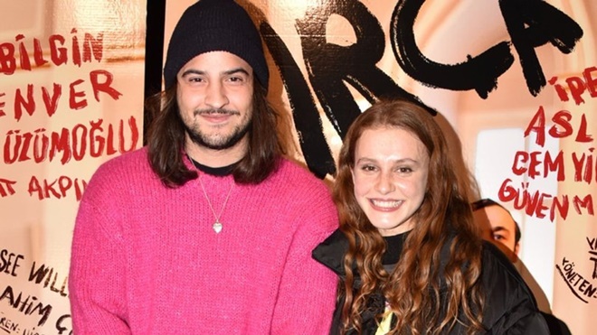 Ahsen Eroğlu'ndan aşk sürprizi!