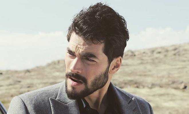 Akın Akınözü, Mardin'de konakladığı otelde büyük bir sürpriz yaşadı