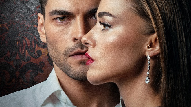 Akın Akınözü ve Bensu Soral ekranın yeni ikilisi oldu