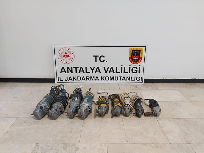 Alanya’da atölye faresini jandarma yakaladı