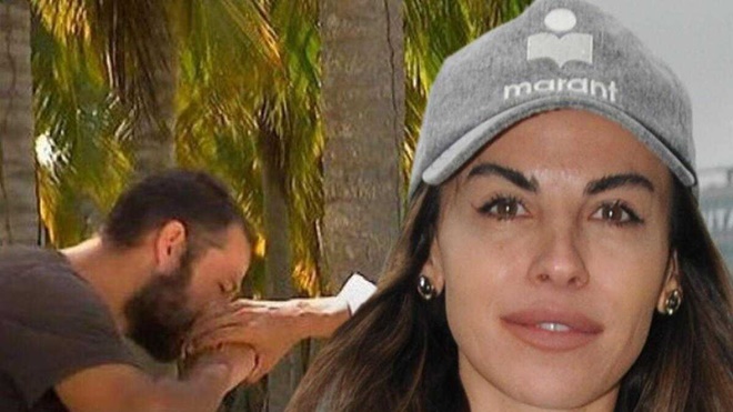 Atakan'ın bakışlarından anlamıştım'